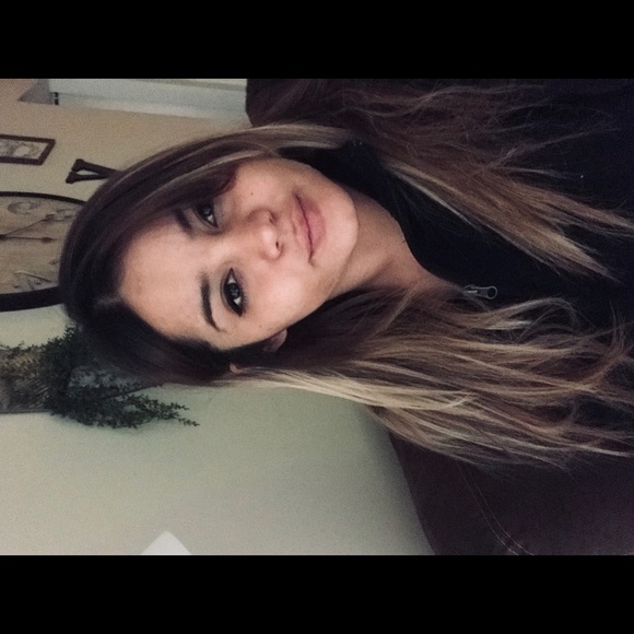 Meet your Posher, Thalya - Picture 2 of 2